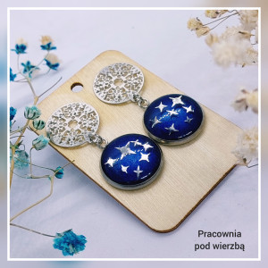 Urocze kolczyki wiszące kosmos gwiazdy stal ręcznie malowane