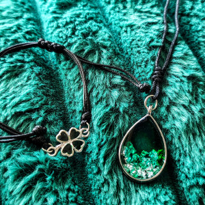 Zestaw biżuterii z żywicy