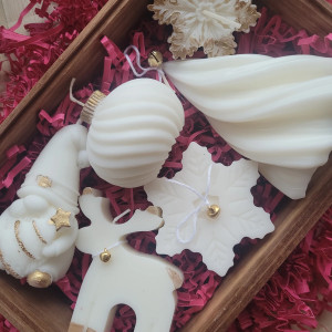 Zestaw świec sojowych handmade w skrzynce z drewna akacjowego