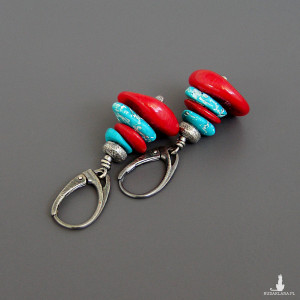 Surowe kolczyki, koral i howlit, srebro 925