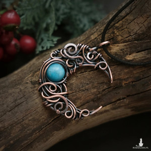 Wisior miedziany księżyc lunula z apatytem wire wrapping