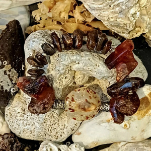 bransoletka z bursztynem bałtyckim