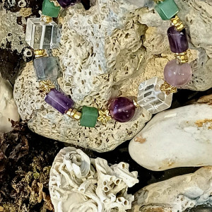 wyjątkowa bransoletka z ametystu, kryształu górskiego i zielonym kwarcem