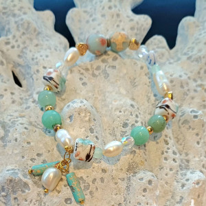 Delikatna bransoletka z jaspisem i perełkami z zawieszką