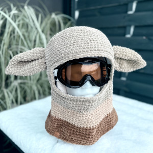 Kominiarka na kask narciarski Baby Yoda ręcznie robiona na szydełku