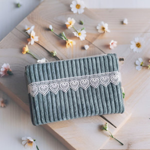 Kosmetyczka organizer do torebki sztruks z koronką KW022