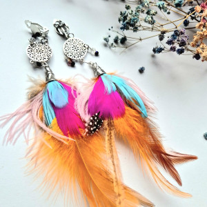 Klipsy rękodzieło kolorowe pióra