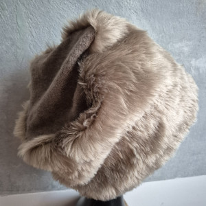 Futrzana  sztuczne futro brązowa płowa gora welna