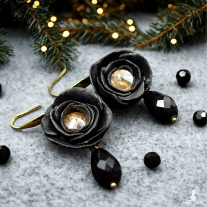 Eleganckie kolczyki czarne kwiaty z kryształami 75,00 zł