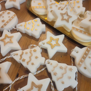 Zawieszki świąteczne wosku sojowego  ręcznie malowane