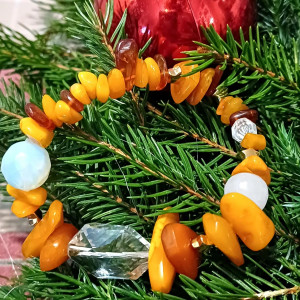 przepiękna bursztynowa bransoletka z kryształem