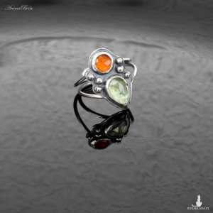 Pierścionek srebrny z zielonym i pomarańczowym kyanitem