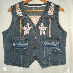 Kamizelka jeansowa boho street fasion w pastelowym różu