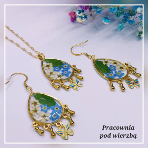 komplet biżuterii kwiaty stal żywica niezapominajki tawuła liście motylki