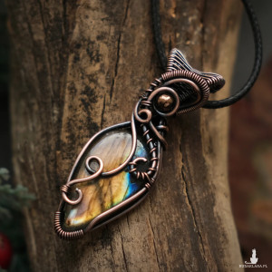 Wisiorek miedziany naszyjnik z labradorytem wire wrapping