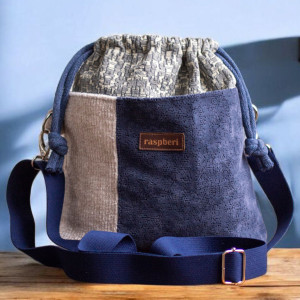 Torebka damska listonoszka z kominem