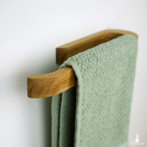 Wieszak ścienny dębowy na mały ręcznik samoprzylepny