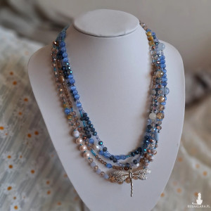 Ćma w perłowym błękicie