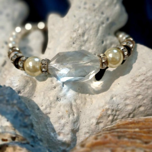 elegancka bransoletka z kryształem i perełkami