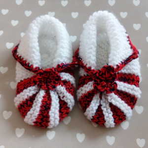 Kapcie robione na drutach bamboszki