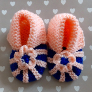 Kapcie robione na drutach bamboszki brzoskwiniowe