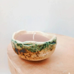 świeca w ręcznie lepionej ceramicznej misce