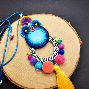 Kolorowy wisior sutasz z chwostem