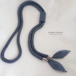 Naszyjnik z opaską i listeczkami - wykończenia ze stali chirurgicznej