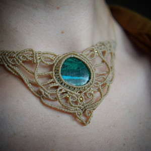 Malachit z Chryzakolą. Naszyjnik. Mikro makrama