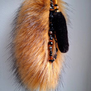 Bursztynowy brelok ze smyczką do kluczy i telefonu