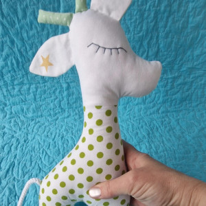 Zabawka przytulanka żyrafa w kropki