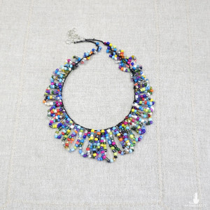 6973 Minimalistyczny choker ze szklanych koralików