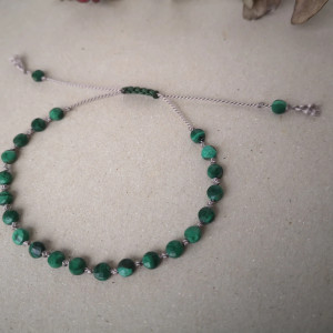 Delikatna bransoletka z malachitem