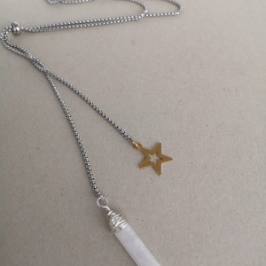 Naszyjnik z kamieniem księżycowym