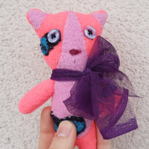 Mały różowy kot kotek rękodzieło maskotka