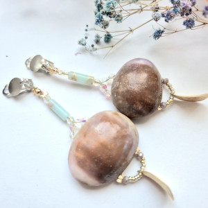 klipsy masa perłowa drewno