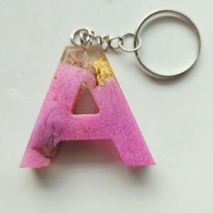 Brelok literka A róż złoto kwiaty i kryształki