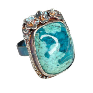 Srebrny pierścień z turkusem w kwiatowej oprawie a1132