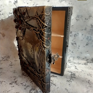 Drewniana szkatułka