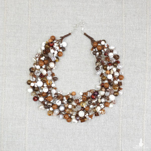 7001 Naszyjnik - Klasyka w odcieniach kawy i karmelu