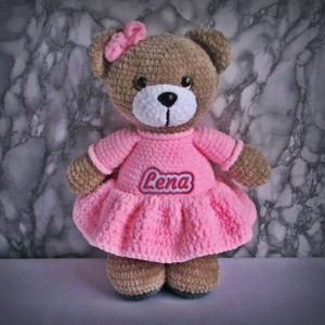Szydełkowy miś Lena 32cm w jasnoróżowej sukience (na zamówienie)