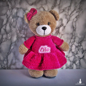 Szydełkowy miś Lila 32cm w sukience fuksja (na zamówienie)