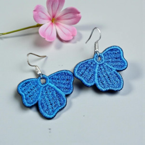 Haftowane kolczyki niebieskie kwiatki