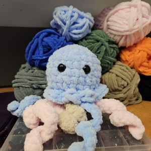 Ośmiornica ręcznie robona na szydełku (brelok)