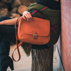 Teczka teczuszka na ramię rudy karmel SKÓRA NATURALNA