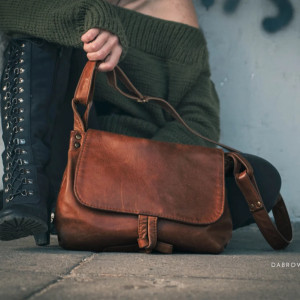 SUROWA BARONOWA skóra naturalna bursztynowy brąz