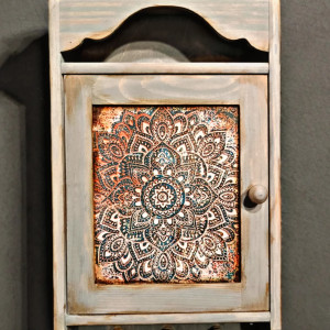 Drewniana skrzynka na klucze, "Mandala"