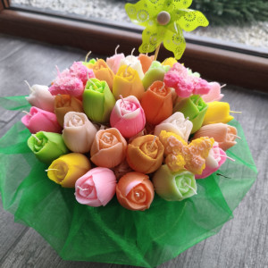 Box wiosennych tulipanów z naturalnych świec sojowych z aromatem