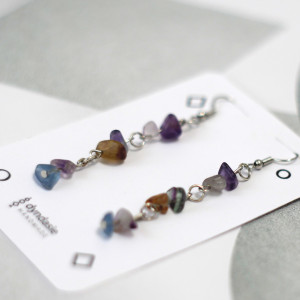 Wiszące kolczyki z kamyczkami