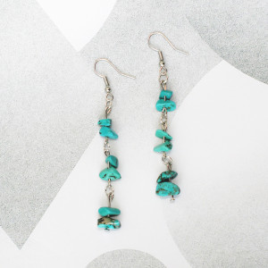 Wiszące kolczyki z turkusowymi kamyczkami